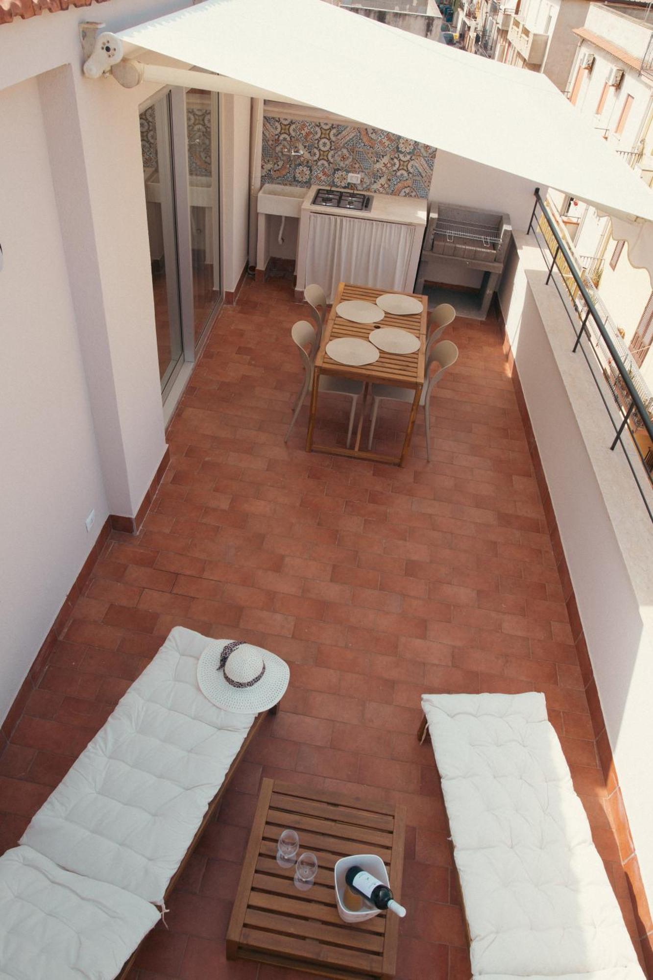 Ciao Appartamenti Centro Paese Balestrate Exterior photo